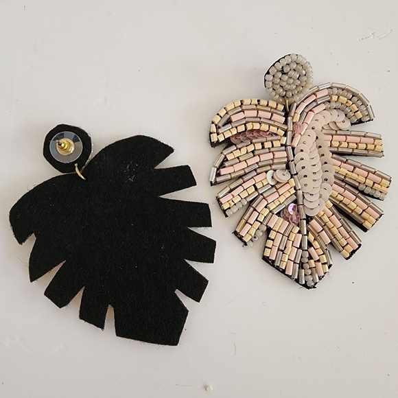 NWT Pink Beaded Sequin Tropical Leaf Statement Earrings - Picture 6 of 9